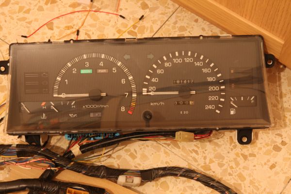 OEM gauge cluster
AE86 kouki EU LHD model
