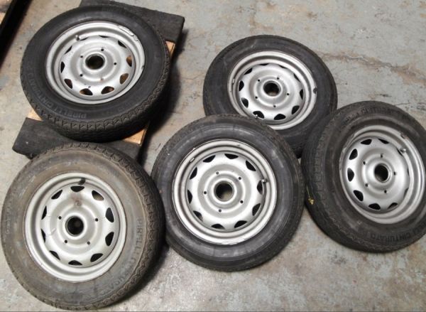 1967_Lotus_Elan_wheels_smaller.jpg