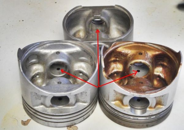 4AG_piston_oiling.jpg