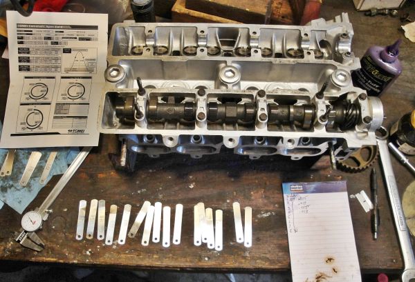 CheckingSetting_intake_cam_valve_clearances_1st_4.jpg