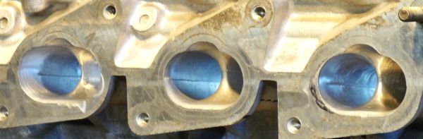 SR20_intake_ports_outer_radius_left_untouched.jpg