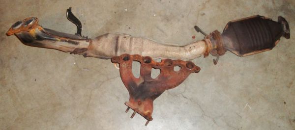 manifold_and_downpipe_AE86.jpg