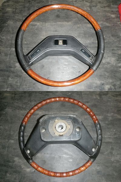 original_leather_and_wooden_Corolla_steering_wheel_front_and_rear.jpg