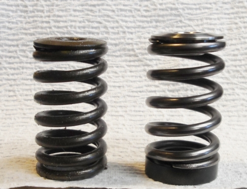 valve_springs_-_OEM_vs_Supertech.jpg